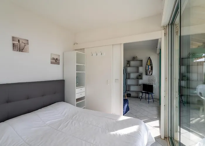 Front De Pour 2 Avec Parking A - Fr-1-50-152 *